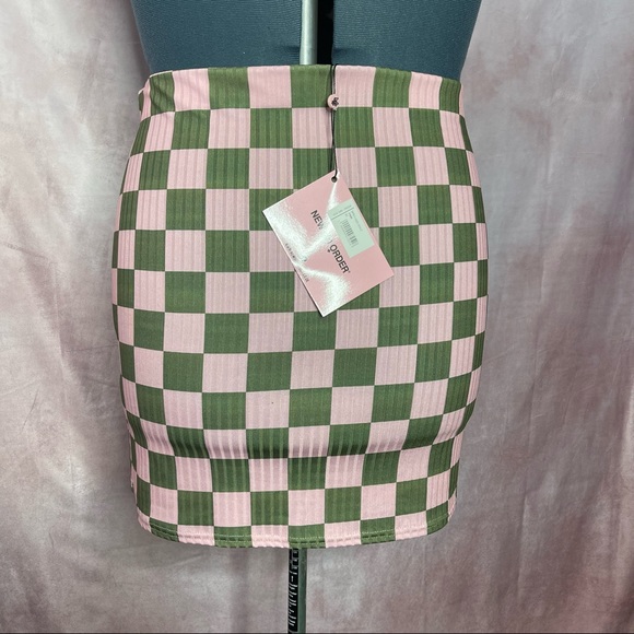 Dolls kill X New girl Order Ribbed Checkerboard Mini Skirt NWT Sizes 2X & 3X - Picture 2 of 12